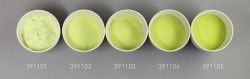 Verre coloré, vert-jauneâtre citron, transparent