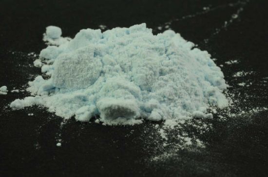 Verre coloré, bleu clair d´opale, opaque