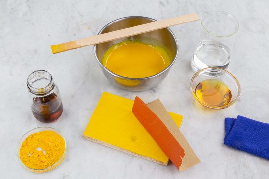 Please respect the following waiting times when applying oil color:
The prime coat requires 1 day drying time. All following layers require 2 days drying time.