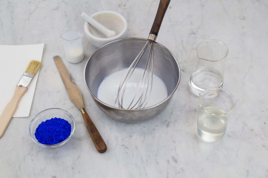 Mix the glue solution with the acrylic Dispersion K 9 with a mixing ratio of 1:1.