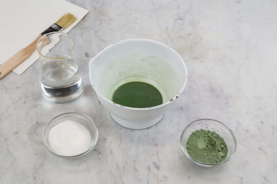According to the desired color intensity, add 50-250 grams of earth pigment or 5-50 milliliters of color paste (per recipe) and stir in thoroughly.