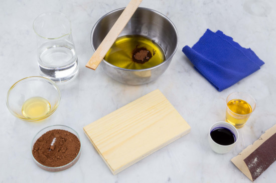 For the first coat, dilute the linseed oil varnish with 10 % Shellsol® T (#70460). Add oil paint or suitable pigment to the linseed oil varnish until the wash shows the desired color intensity. Apply thin and evenly. Consumption rate is about 50-70 ml/m2. When using pigments, we recommend you first mix them with Shellsol® T before adding them to the oil. Be sure to check whether or not the pigment is suitable for oil painting! Apply the wash thin and evenly. Consumption rate is about 50-70 ml/m2.