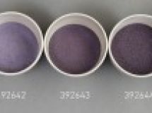 Verre coloré, violet foncé bleuâtre, transparent